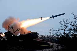 新型岸艦導彈發射瞬間