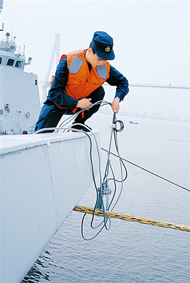 布設(shè)吊放測(cè)磁筒