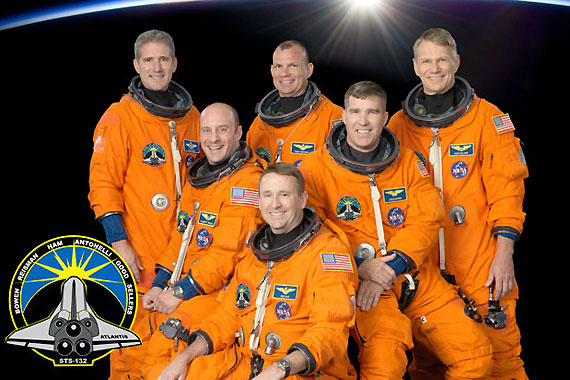 阿特蘭蒂斯號航天飛機(jī)機(jī)組成員