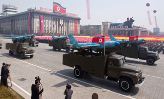 朝鮮閱兵展示多種新型導彈 國產無人機首次亮相