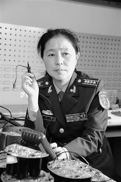 工作中的劉茹臉上總是流露出這樣的神態(tài):平和、專注、堅毅