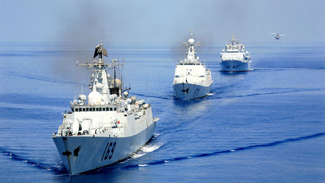 海軍東海艦隊(duì)某基地官兵熱議十九大報(bào)告